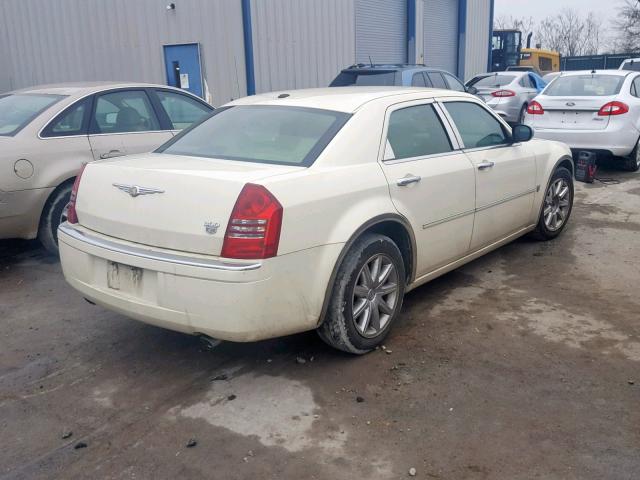 2C3KA63HX7H799421 - 2007 CHRYSLER 300C WHITE photo 4