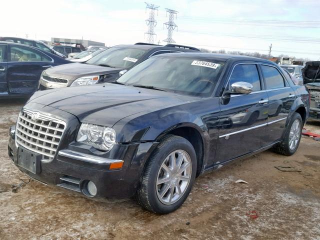 2C3CK6CT4AH129005 - 2010 CHRYSLER 300C BLACK photo 2