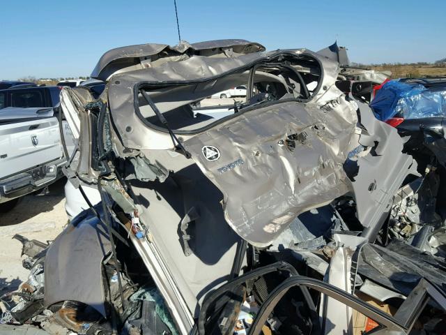 2T1KR32E13C068813 - 2003 TOYOTA MATRIX 金色 照片 9