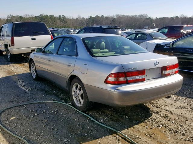 JT8BF28G315108958 - 2001 LEXUS ES 300 SILVER photo 3