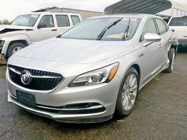 1G4ZR5SZ4JU133033 - 2018 BUICK LACROSSE P SILVER photo 2