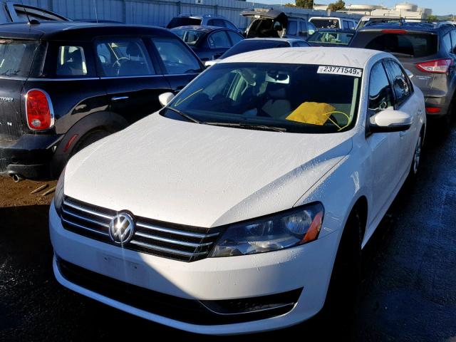 1VWAP7A34DC043419 - 2013 VOLKSWAGEN PASSAT S WHITE photo 2