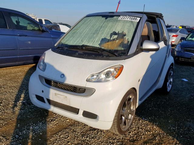 WMEEK31X18K097319 - 2008 SMART FORTWO PAS 白色 照片 2