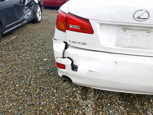 JTHBK262665000375 - 2006 LEXUS IS 250 WHITE photo 9