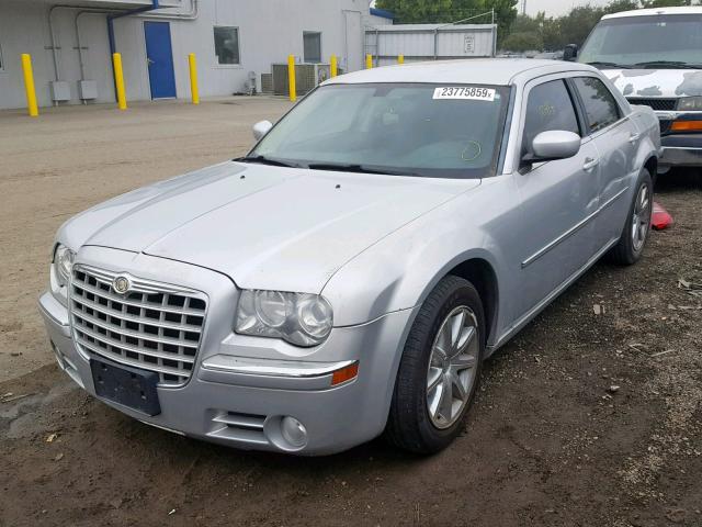 2C3KA33G18H262430 - 2008 CHRYSLER 300 LIMITE SILVER photo 2