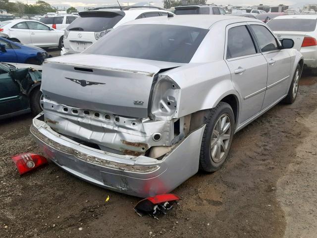 2C3KA33G18H262430 - 2008 CHRYSLER 300 LIMITE SILVER photo 4