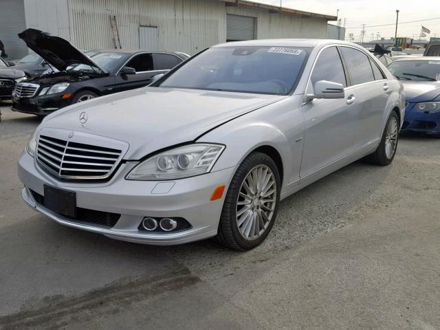 WDDNG9FB7AA302563 - 2010 MERCEDES-BENZ S 400 SILVER photo 2