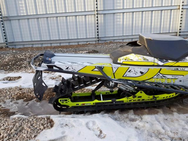 2BPSVCEA2EV000082 - 2014 BMBR SNOWMOBILE TWO TONE photo 6