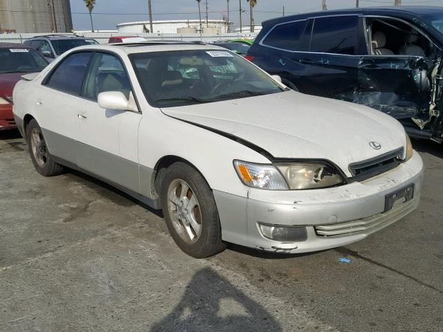 JT8BF28G4Y0273120 - 2000 LEXUS ES 300 WHITE photo 1