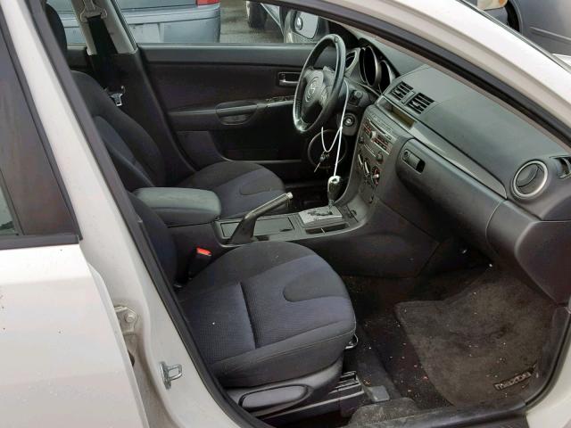 JM1BK123671611817 - 2007 MAZDA 3 S WHITE photo 5