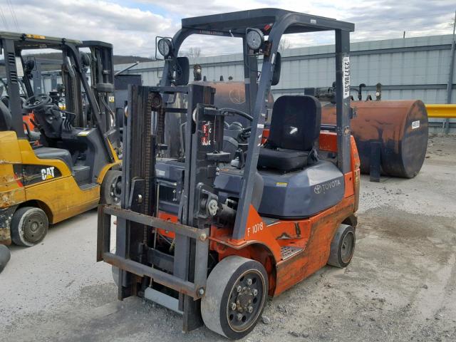 86389 - 2004 TOYOTA FORKLIFT TWO TONE photo 2