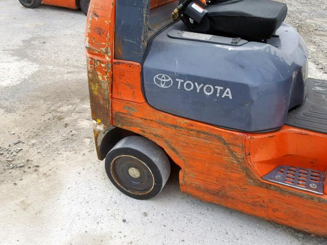 86389 - 2004 TOYOTA FORKLIFT TWO TONE photo 9