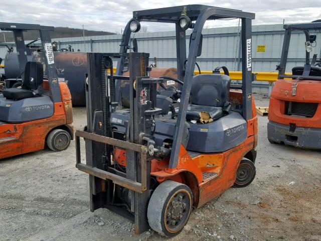 89053 - 2005 TOYOTA FORKLIFT TWO TONE photo 2