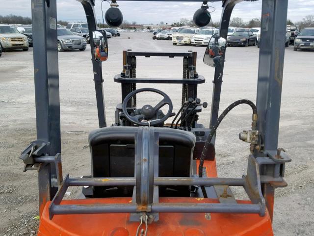 89053 - 2005 TOYOTA FORKLIFT TWO TONE photo 6