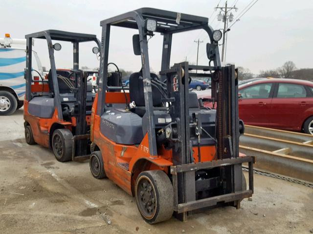 89626 - 2005 TOYOTA FORKLIFT TWO TONE photo 1