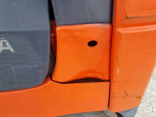 98417 - 2007 TOYOTA FORKLIFT TWO TONE photo 9