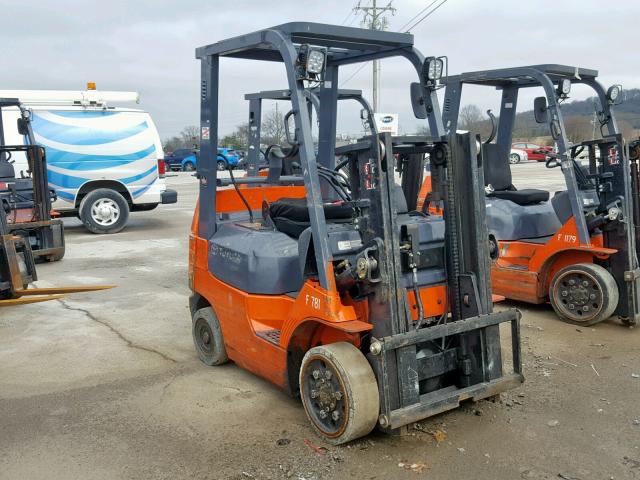 69522 - 2001 TOYOTA FORKLIFT TWO TONE photo 1