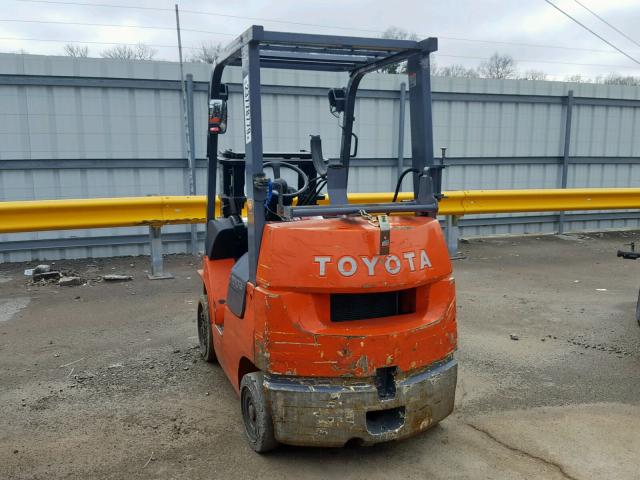 69522 - 2001 TOYOTA FORKLIFT TWO TONE photo 3