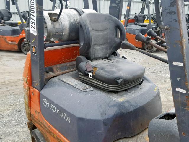 98242 - 2007 TOYOTA FORKLIFT TWO TONE photo 6