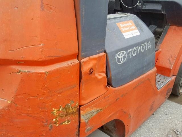 79511 - 2003 TOYOTA FORKLIFT TWO TONE photo 9