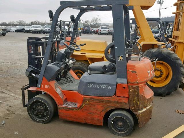 89521 - 2005 TOYOTA FORKLIFT TWO TONE photo 3