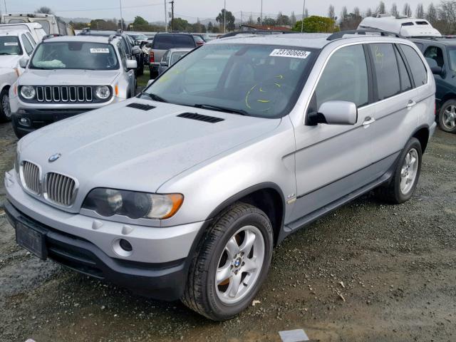 5UXFB33502LH31267 - 2002 BMW X5 4.4I SILVER photo 2