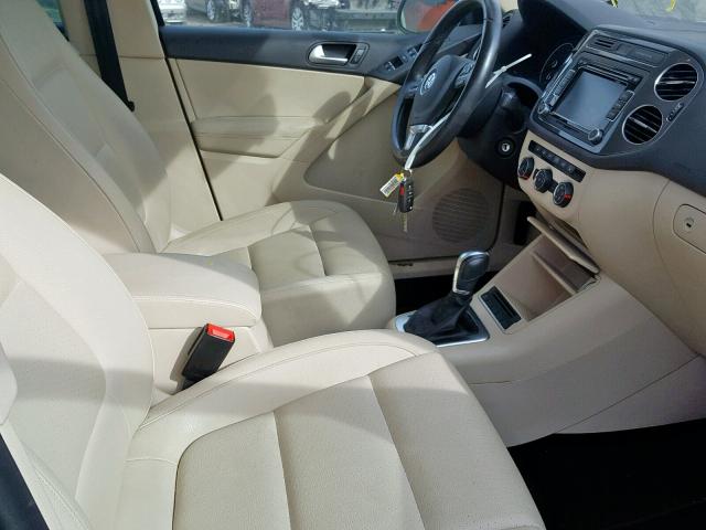 WVGAV3AX9DW564960 - 2013 VOLKSWAGEN TIGUAN S 灰色 照片 5