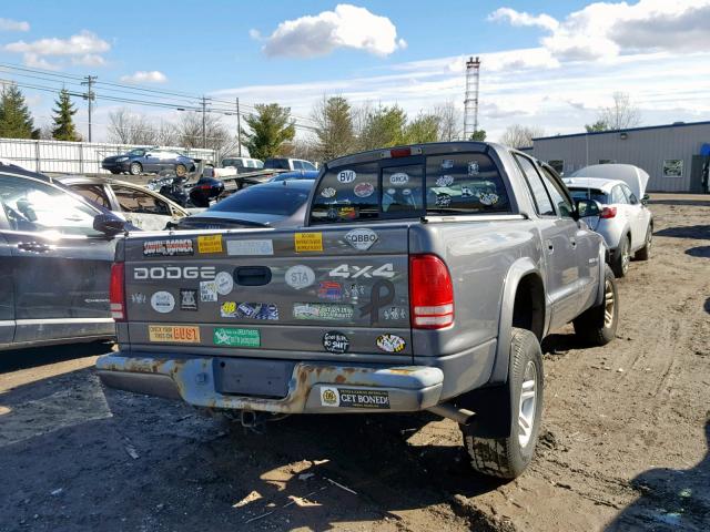 1B7HG38X52S562629 - 2002 DODGE DAKOTA QUA GRAY photo 4