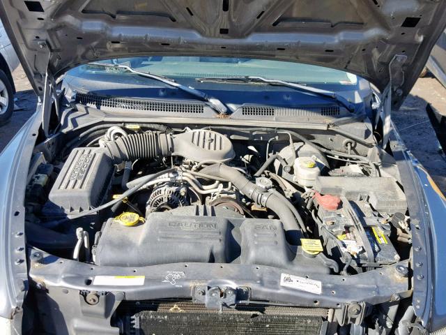 1B7HG38X52S562629 - 2002 DODGE DAKOTA QUA GRAY photo 7