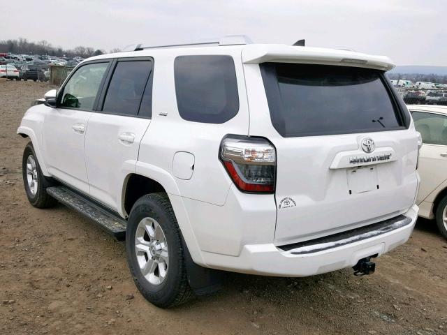 JTEBU5JR0G5397211 - 2016 TOYOTA 4RUNNER SR WHITE photo 3