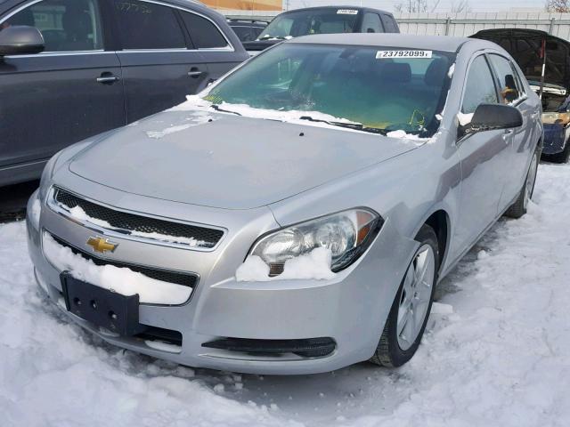 1G1ZB5E0XAF249713 - 2010 CHEVROLET MALIBU LS Silber Foto 2