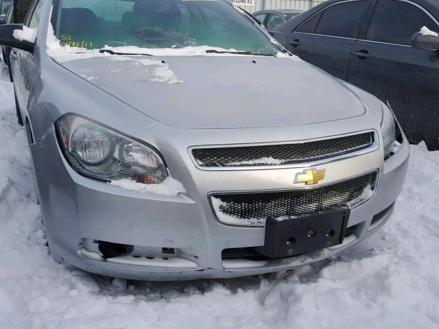 1G1ZB5E0XAF249713 - 2010 CHEVROLET MALIBU LS Silber Foto 9