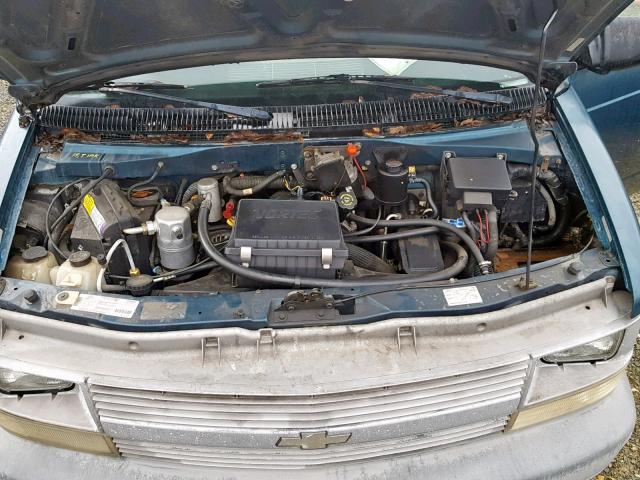 1GCDM19W0WB207973 - 1998 CHEVROLET ASTRO GREEN photo 7