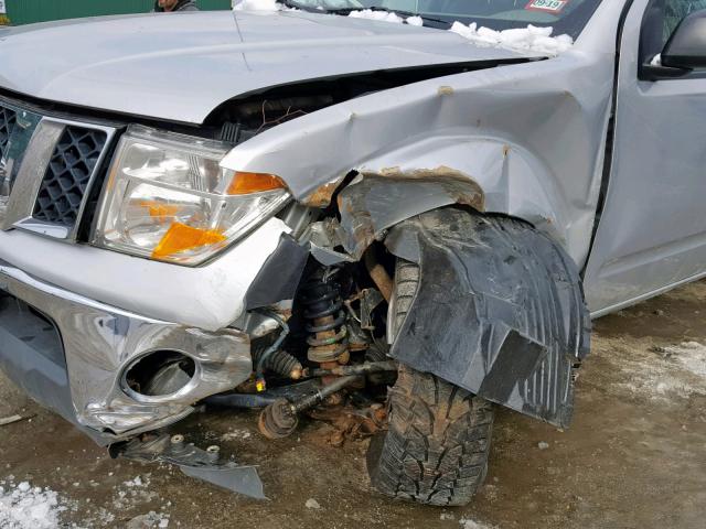 1N6AD09W28C409902 - 2008 NISSAN FRONTIER C SILVER photo 9