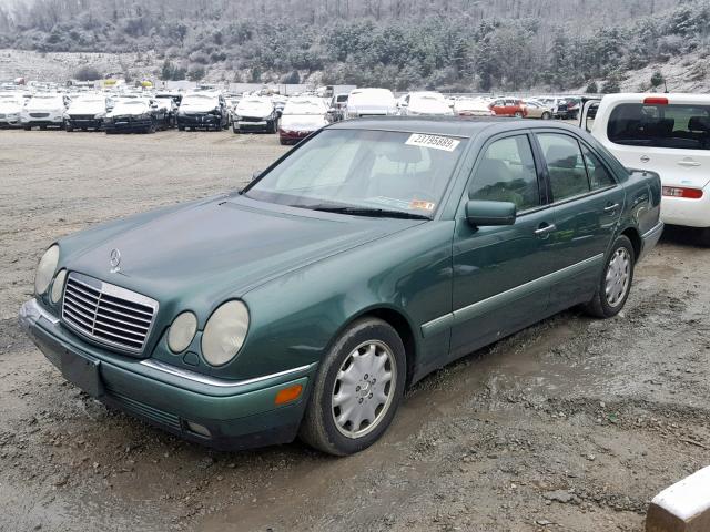 WDBJF55F9TJ008141 - 1996 MERCEDES-BENZ E 320 GREEN photo 2