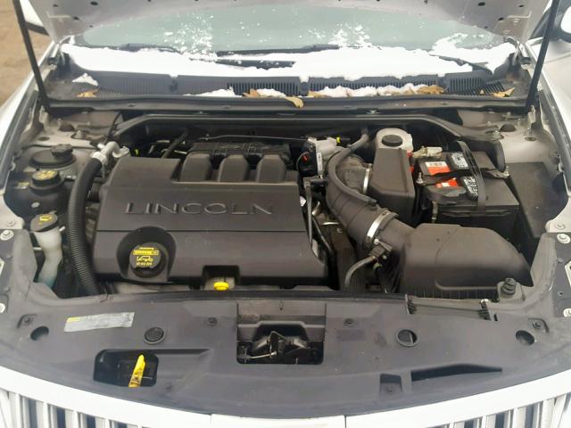 1LNHL9DRXBG609898 - 2011 LINCOLN MKS SILVER photo 7