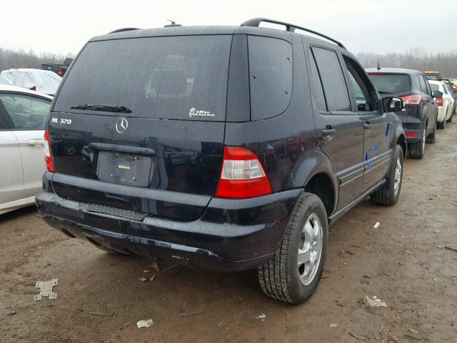 4JGAB54E73A392941 - 2003 MERCEDES-BENZ ML 320 BLACK photo 4