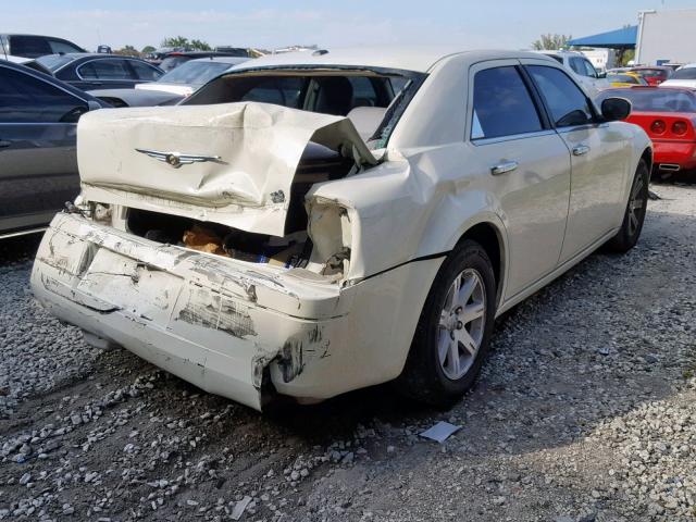 2C3KA53G47H828722 - 2007 CHRYSLER 300 TOURIN CREAM photo 4