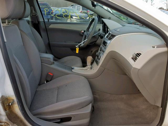 1G1ZB5E15BF224731 - 2011 CHEVROLET MALIBU LS WHITE photo 5