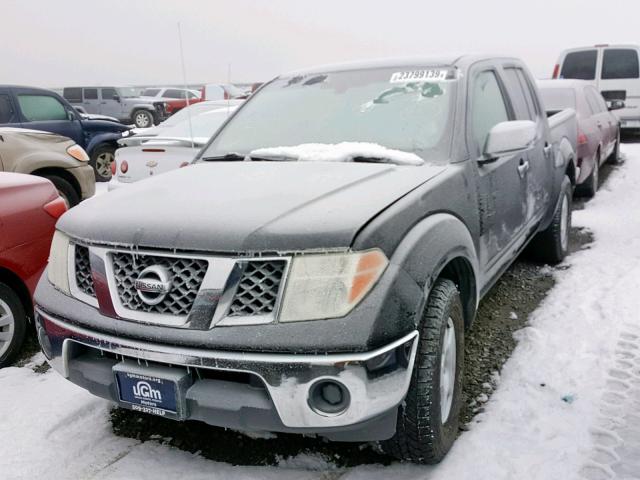 1N6AD07U36C435844 - 2006 NISSAN FRONTIER C BLACK photo 2