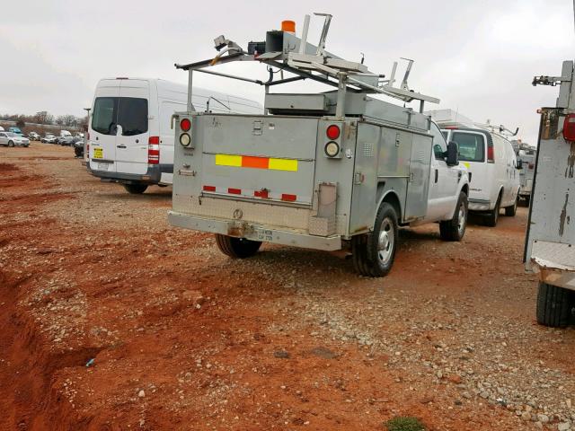 1FTWF30528EA26992 - 2008 FORD F350 SRW S WHITE photo 4