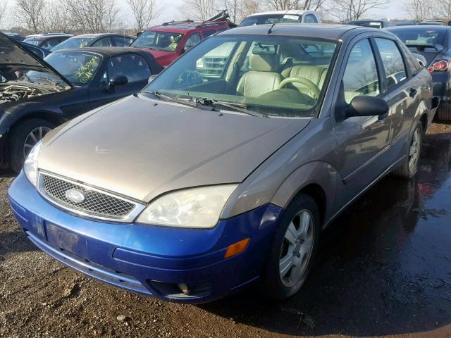 1FAHP34N05W240763 - 2005 FORD FOCUS ZX4 BEIGE photo 2