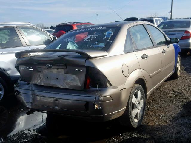 1FAHP34N05W240763 - 2005 FORD FOCUS ZX4 BEIGE photo 4