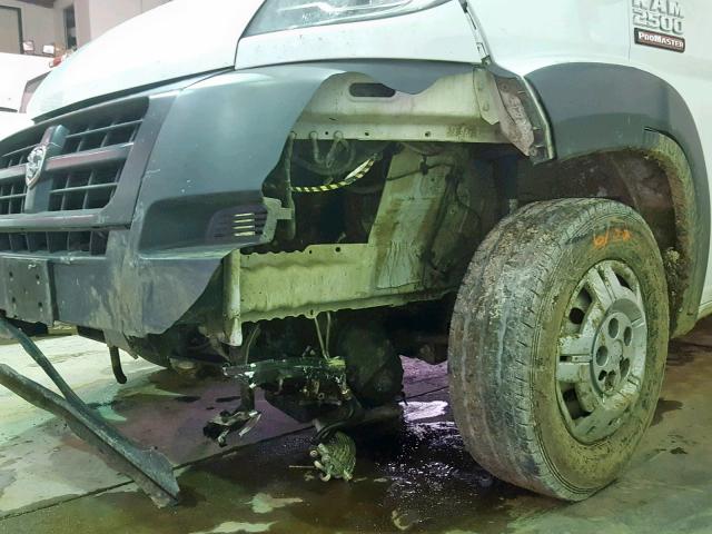 3C6TRVDG1JE101135 - 2018 RAM PROMASTER 白色 照片 9