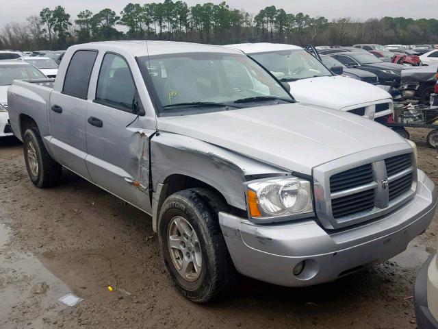 1D7HE48N76S533865 - 2006 DODGE DAKOTA QUA SILVER photo 1