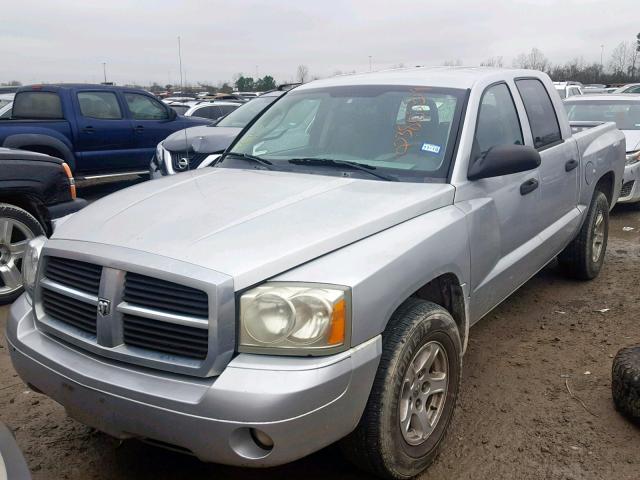 1D7HE48N76S533865 - 2006 DODGE DAKOTA QUA SILVER photo 2