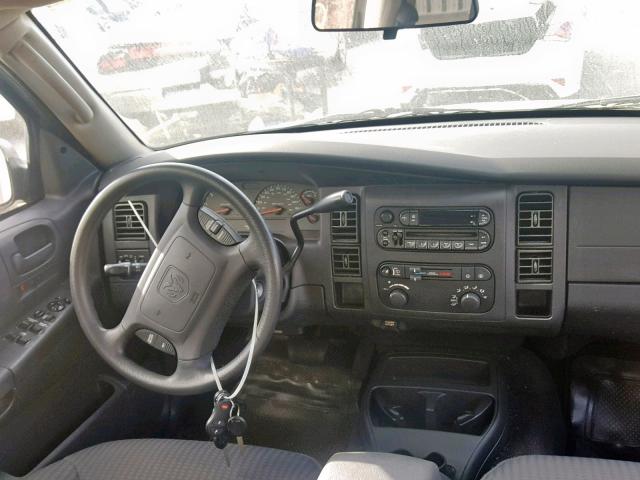 1B4HR38N82F173871 - 2002 DODGE DURANGO SP SILVER photo 9