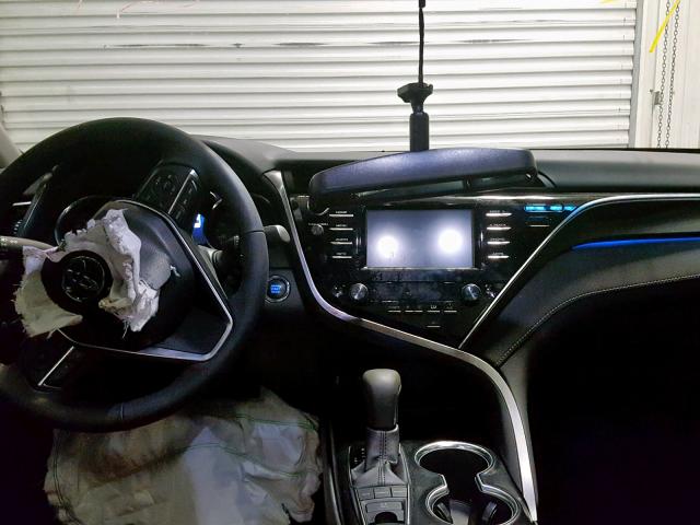 4T1B61HK5JU557754 - 2018 TOYOTA CAMRY XSE 黑色 照片 9