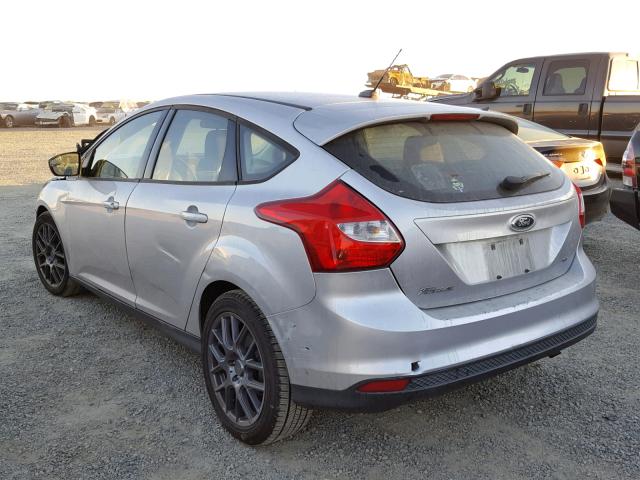 1FAHP3K23CL177553 - 2012 FORD FOCUS SE SILVER photo 3