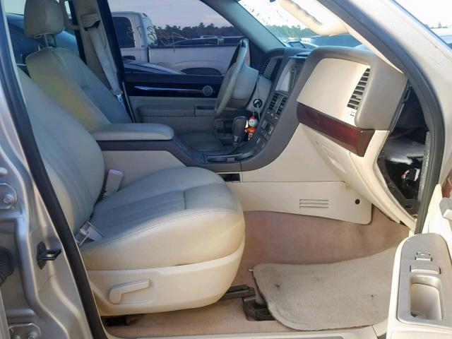 5LMEU88H44ZJ50092 - 2004 LINCOLN AVIATOR 米色 照片 5